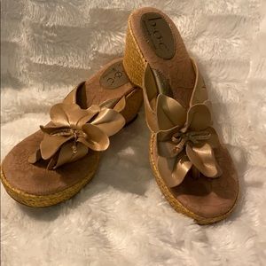 BOC tan flower wedges size 9
